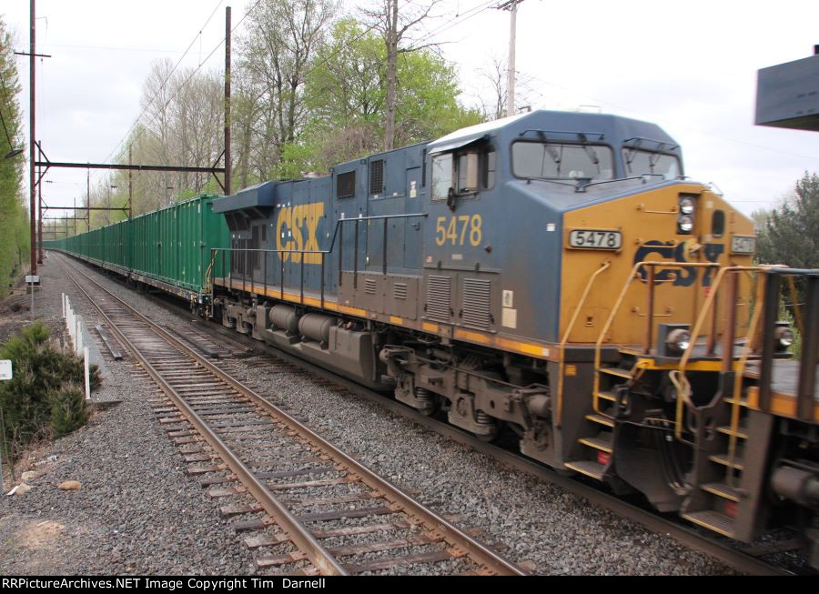 CSX 5478 on Q301